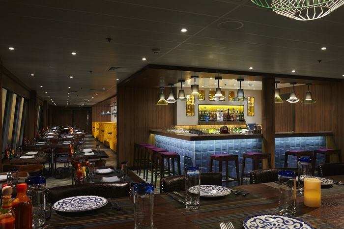 Los Lobos Cantina